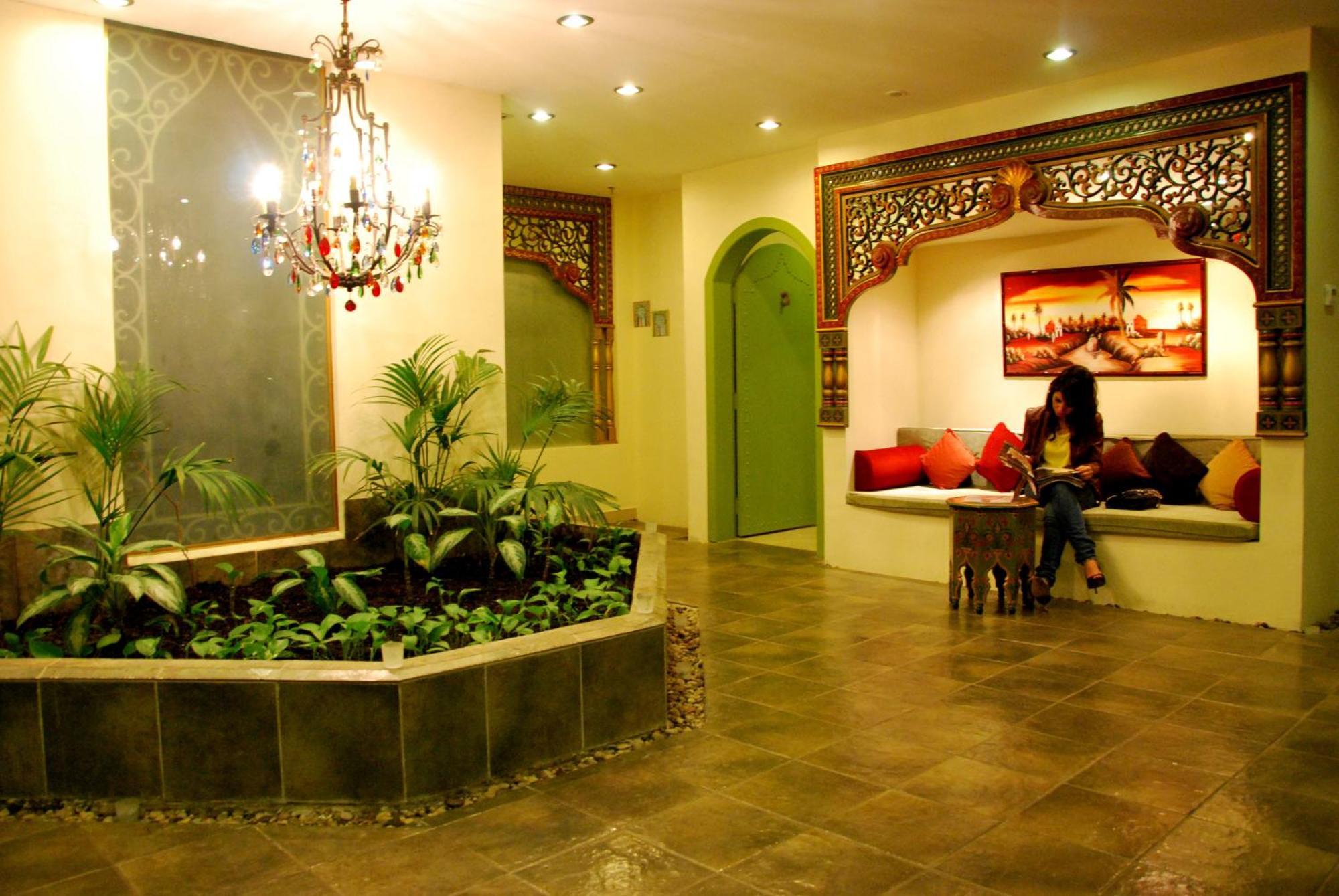 The Convention Center & Royal Suites Hotel Koeweit Buitenkant foto